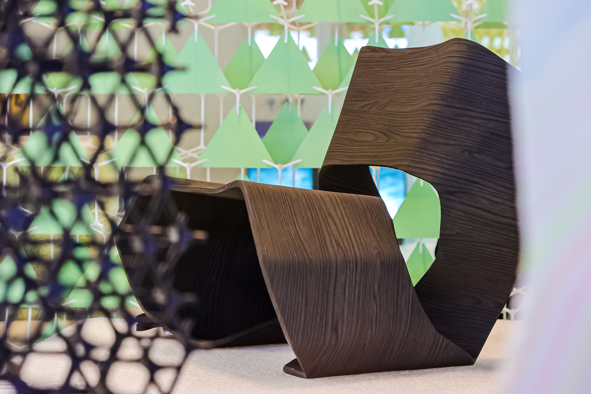 使用3M特耐装饰膜的莫比乌斯环椅