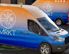 蓝色 MRKT 车辆，应用全车 3M 画面贴膜。
