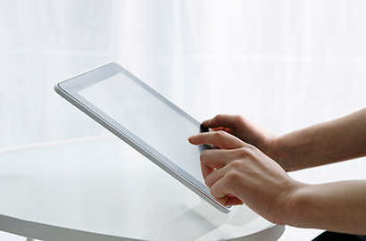 平板电脑使用 3M 胶带