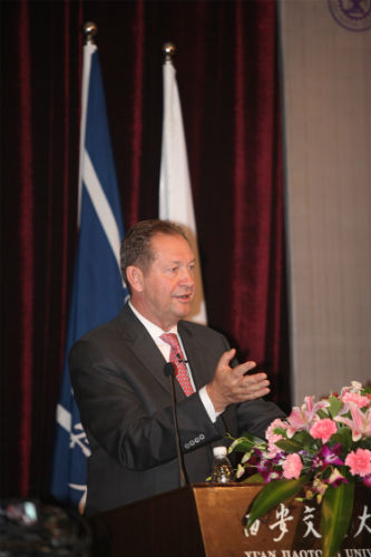 3M公司董事长、总裁兼首席执行官英格•图林 （Inge Thulin）在西安交通大学发表主题演讲