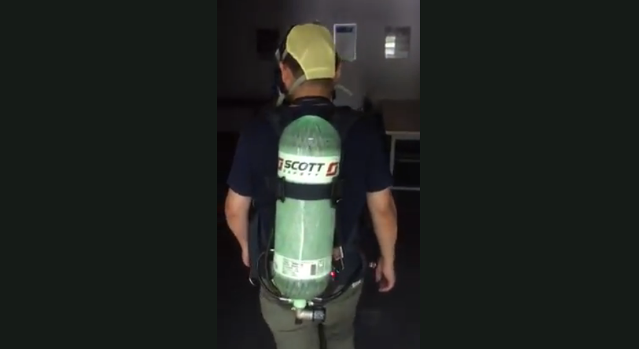 3M SCBA 荧光氧气瓶效果演示