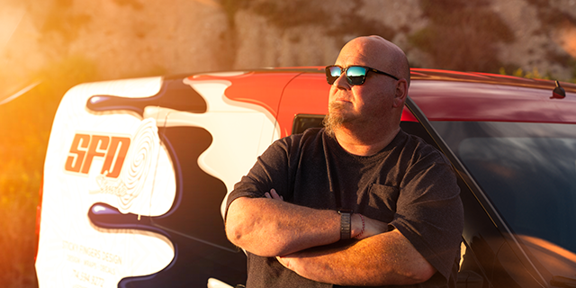 John Sticky Fingers Meehan SFDS创始人使用 3M™ IJ280包覆车身
