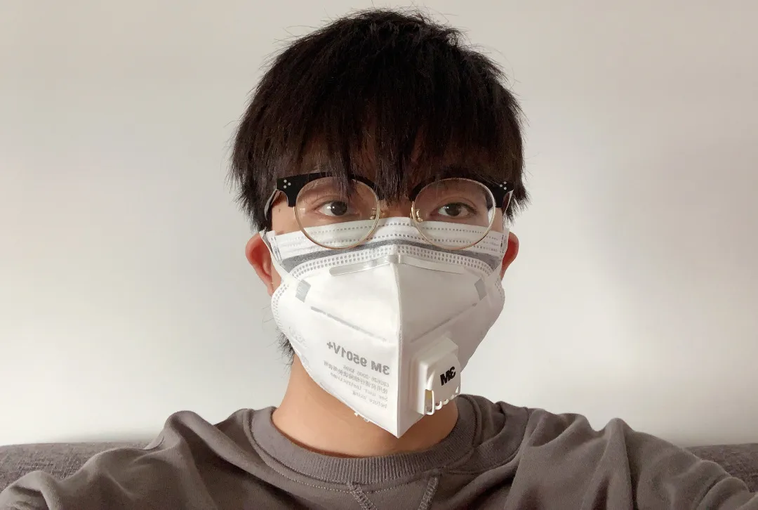 请勿佩戴两层口罩