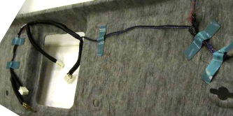 预装在汽车顶棚的3M线束胶带
