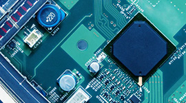 电子控制单元的特写视图。